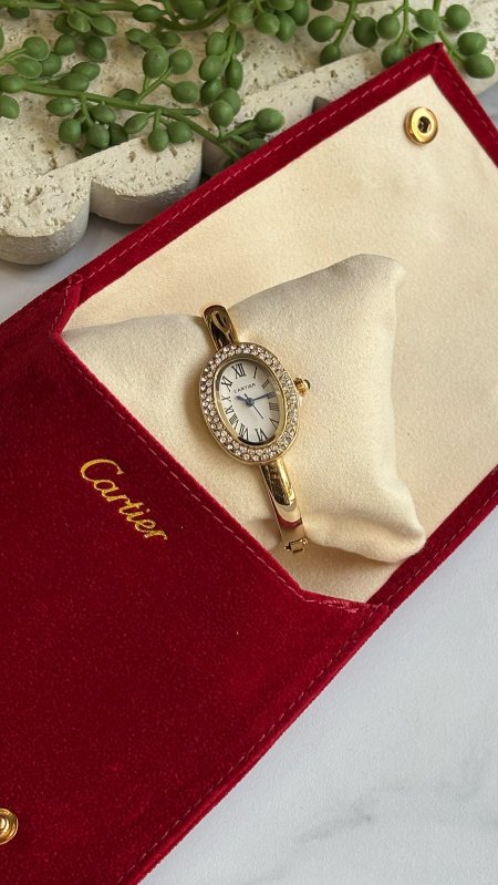 ذهبي اطار مرصع / ابيض